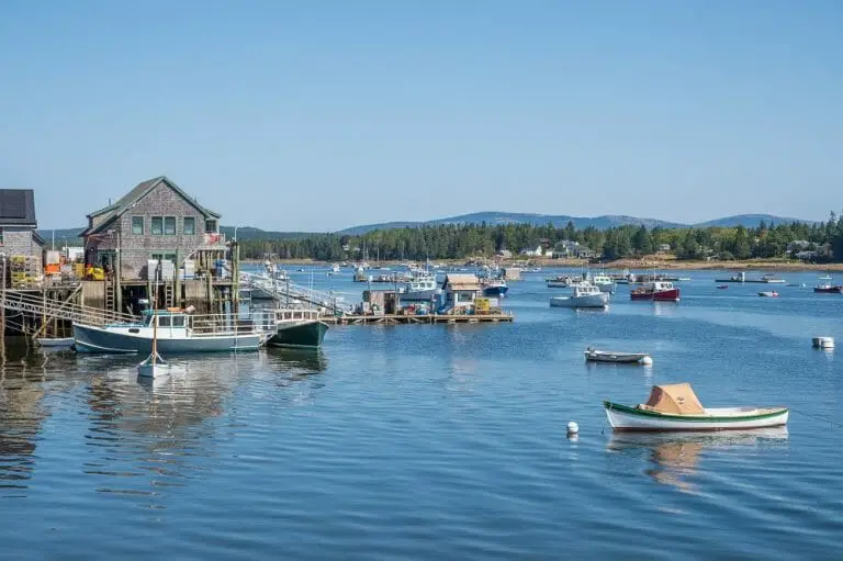 The 11+ Best Beaches in Maine [Beautiful]